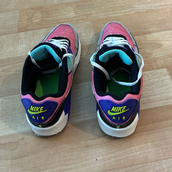 Nike Air Max 90 Exeter Edition Red/Volt-Black Kids Size 5.5Y / EUR 38 DJ5973-600 - Picture 3 of 7